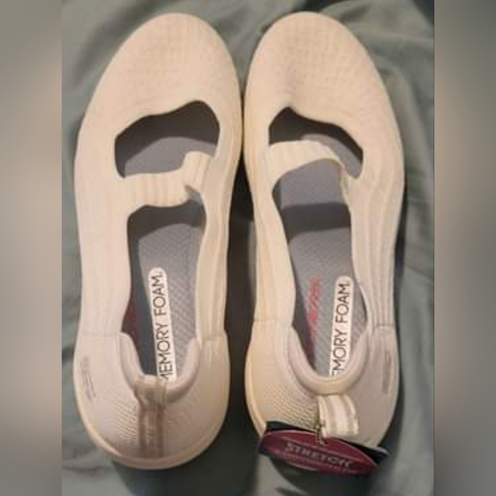 Womans Sketchers Shoes